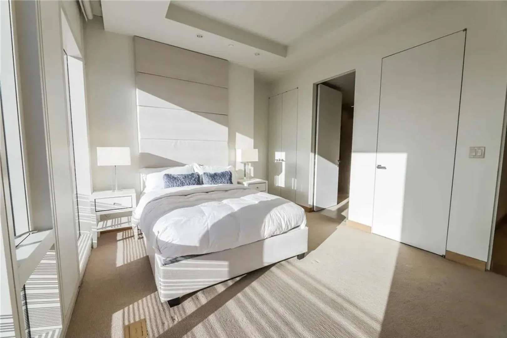 Elegant Corner 2 Bedroom Condo With Floor To Ceiling Windows Las Vegas