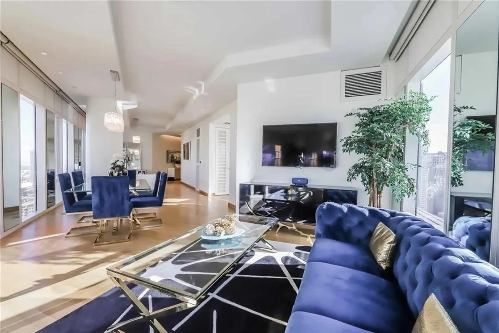 Elegant Corner 2 Bedroom Condo With Floor To Ceiling Windows Las Vegas Appartement